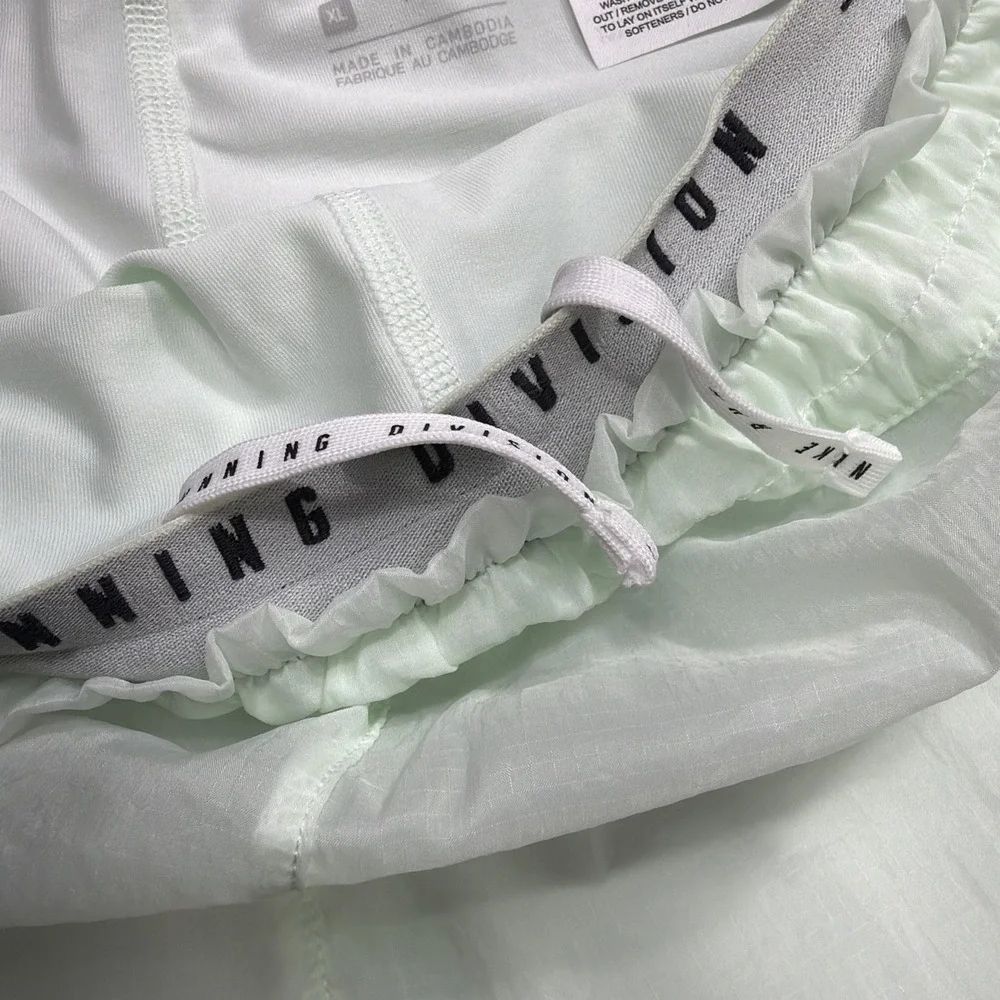 Nike Running Division 2-in-1 Tempo Luxe Light Green Shorts Mint Women's XL Rare!